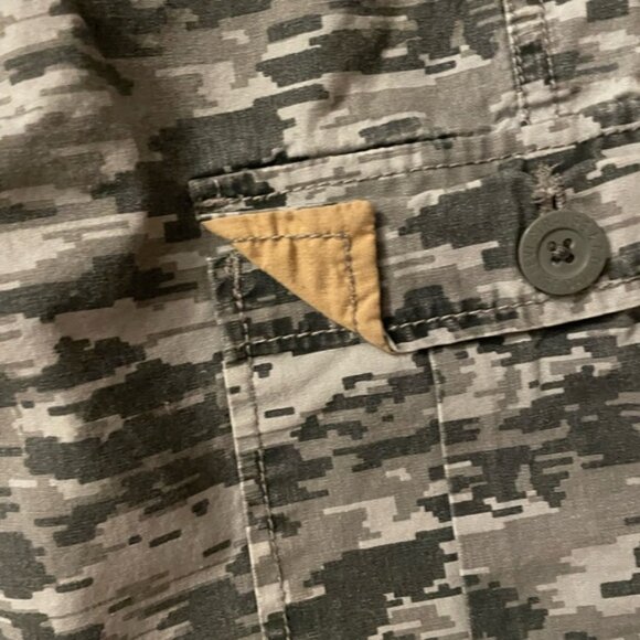 Levi’s Camo Cargo Shorts 27” Waist Grey Shorts Youth Large 14 - Picture 4 of 13